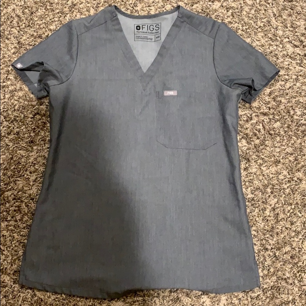 FIGS one pocket scrub top - Grey
